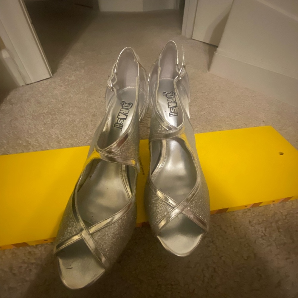 Brash Glittering Silver Strappy Heels size 7 1/2